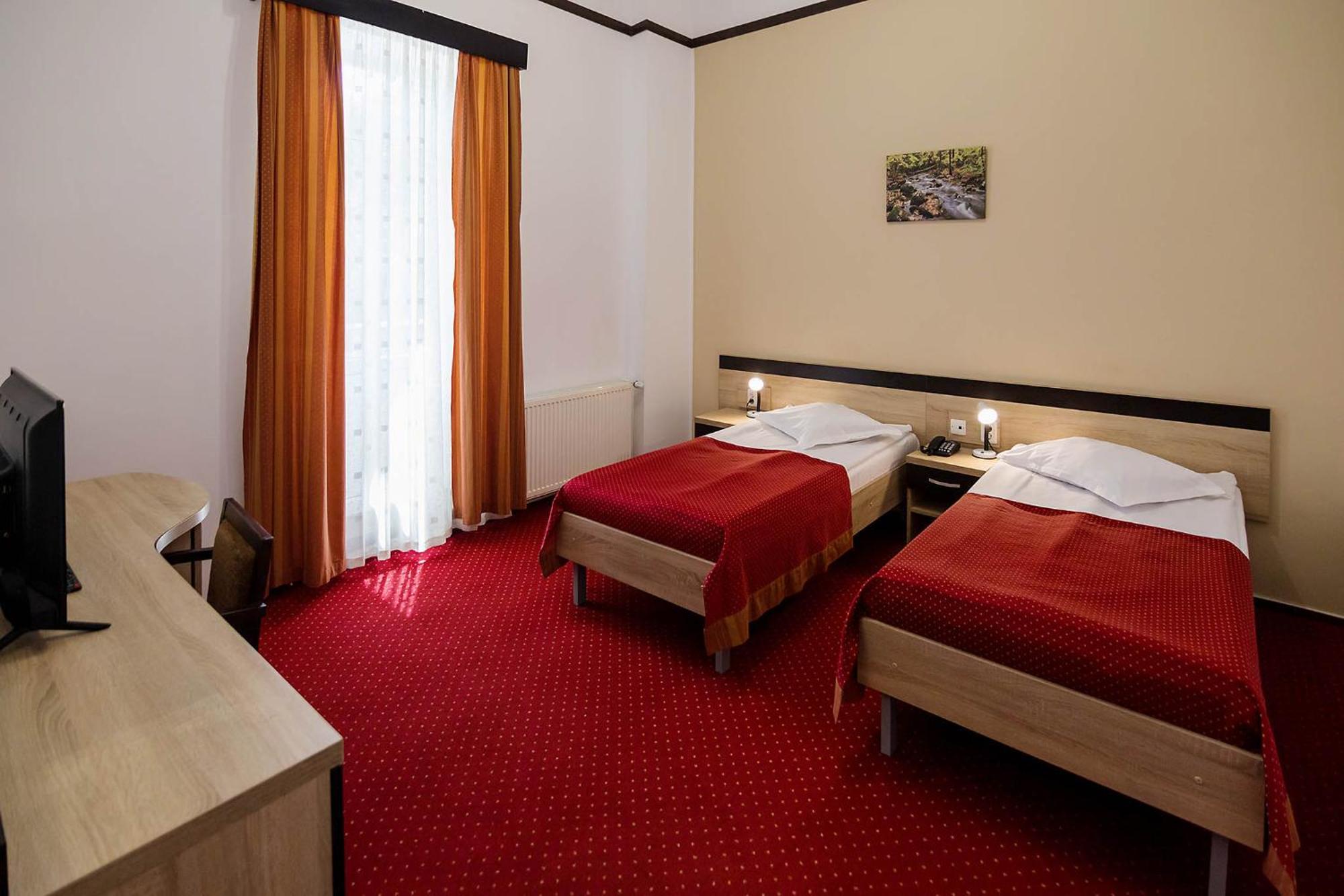 Hotel Central Călimăneşti Exterior foto