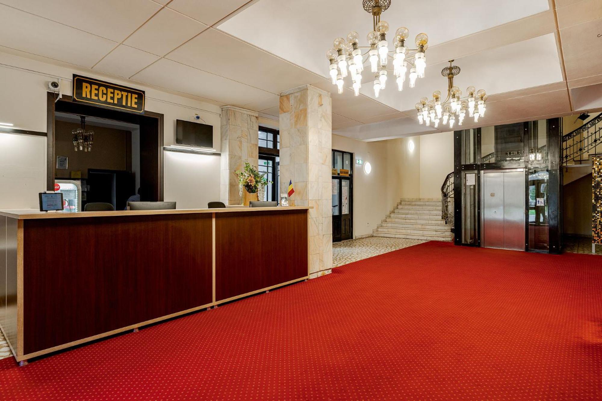 Hotel Central Călimăneşti Exterior foto